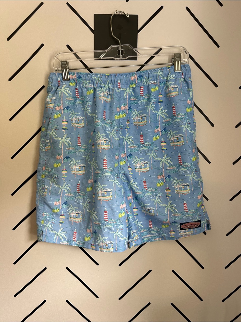 Vineyard vines men’s tropical nautical swim trucks - Picture 2 of 7